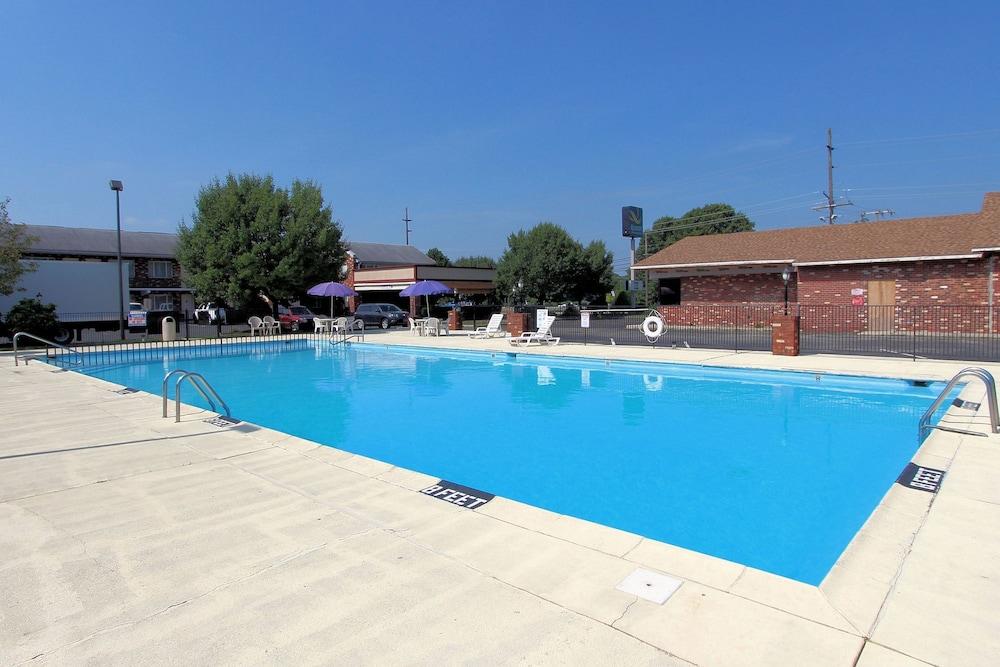 Quality Inn & Suites Millville Exteriör bild