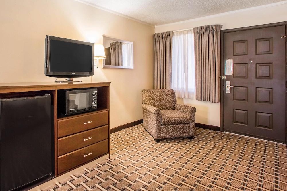 Quality Inn & Suites Millville Exteriör bild