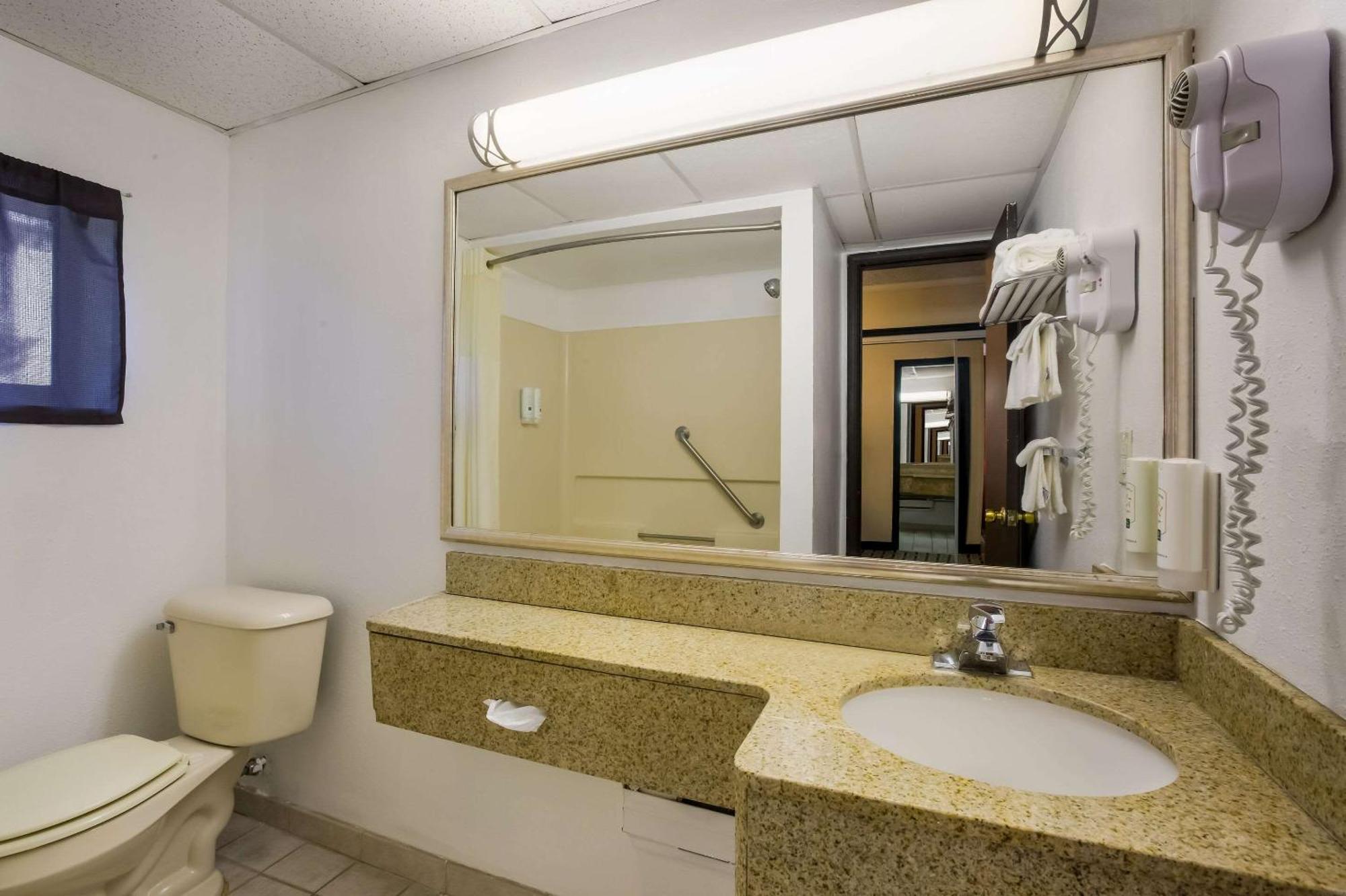 Quality Inn & Suites Millville Exteriör bild